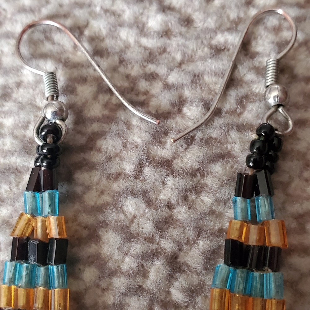 Earings - Picture 2 of 3